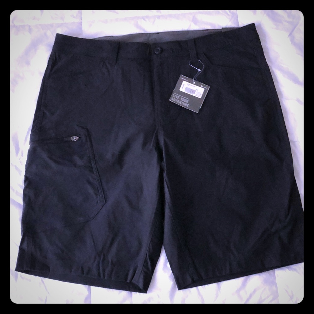 Eddie Bauer Rainier Shorts. New; Size 36